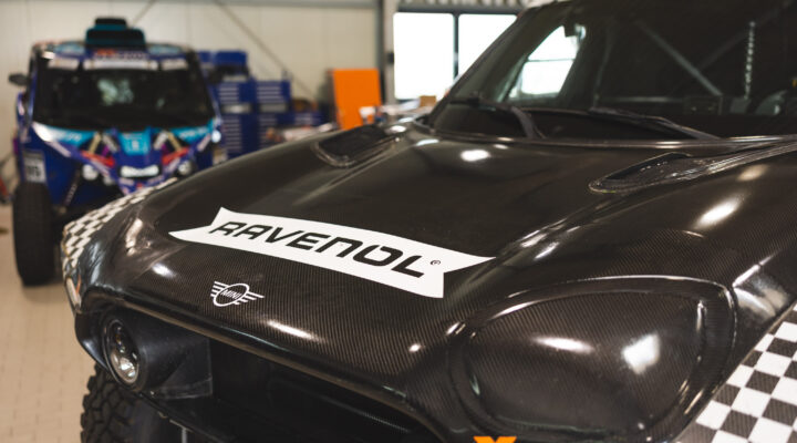 RAVENOL wird technischer Partner des X-raid Teams