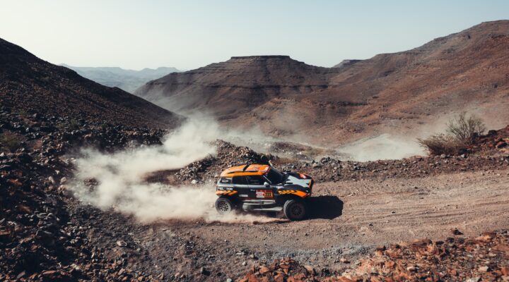 Dakar 2026 // SS2: De Mévius und Baumel halten sich in der Spitzengruppe